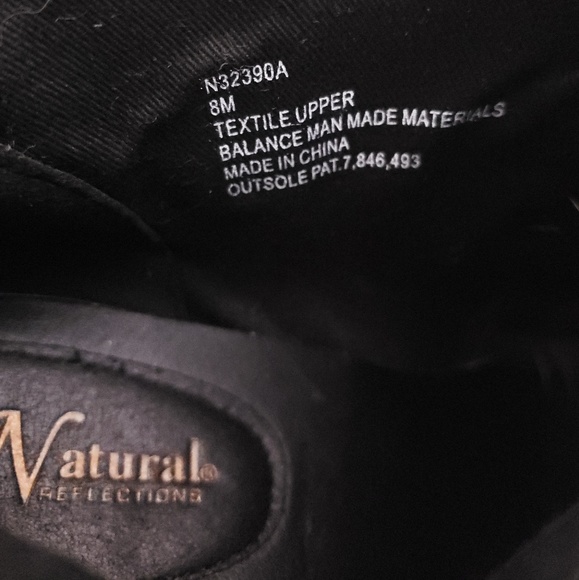 NWOT Heeled Bootie NEVER WORN - Picture 7 of 7